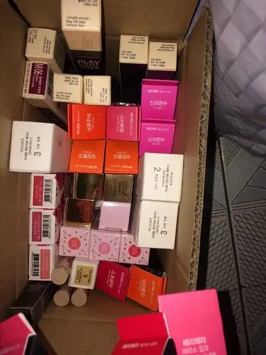 睡觉前晒晒我这堆成山的化妆品哈哈我困