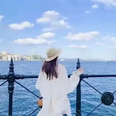 女生背影白色头像