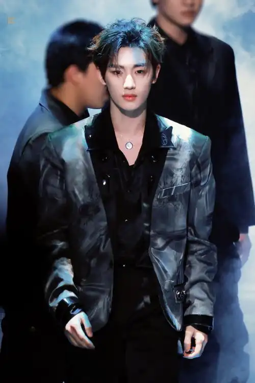 丁程鑫这就是街舞##丁程鑫队长大秀thule##丁程鑫追星成功王一博