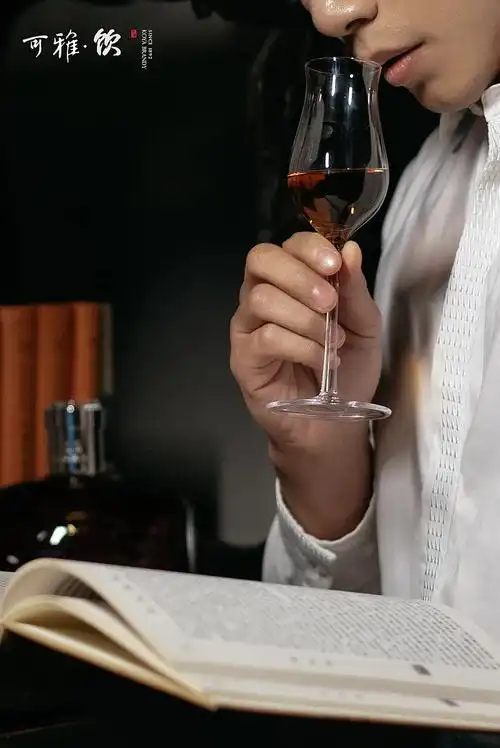 一人一酒一世界