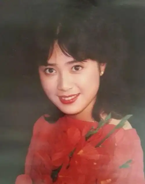 最美的妲己傅艺伟高开低走的人生