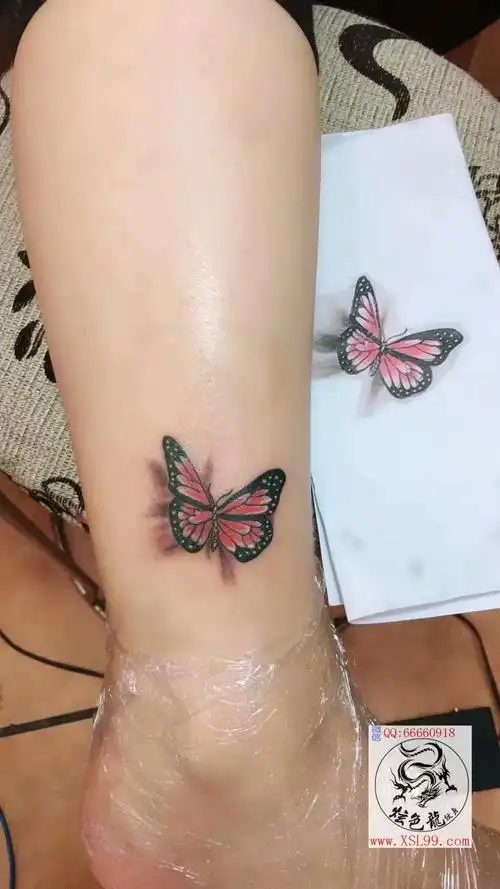 首页 纹身作品 小腿纹身 美女腿部彩色蝴蝶刺青            发布时间