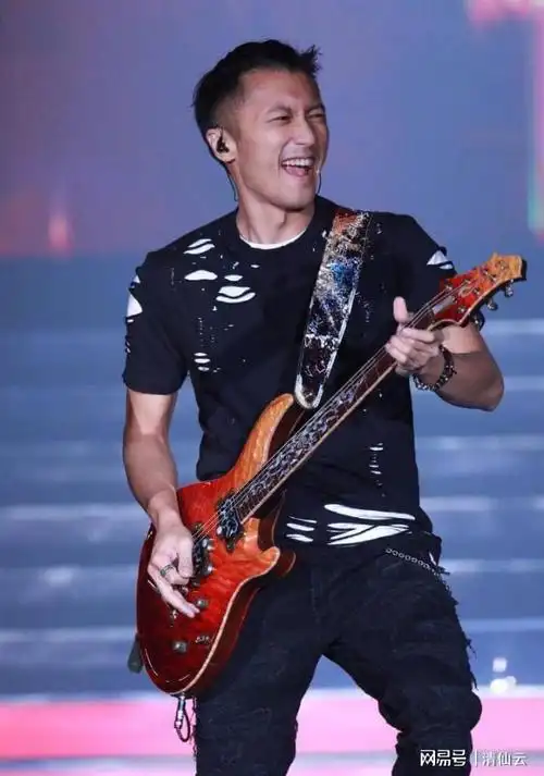 像个少女|恋情|短发|金曲奖|粤语歌曲|华语音乐|王菲谢霆锋_网易订阅