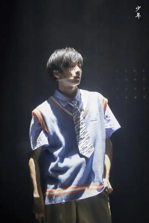 热血狼崽刘耀文