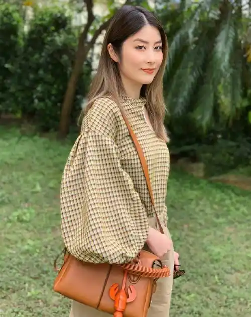 原创48岁ktv歌后陈慧琳近照曝光年过半百冻龄功力一流