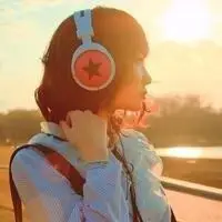 qq头像听音乐女生好看的带耳机女生听音乐头像图片
