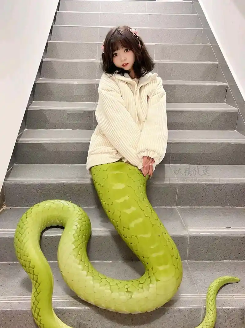 网友变身蛇女系列(合集) 图片皆为网友提供,我全部是免费帮ps,未收取