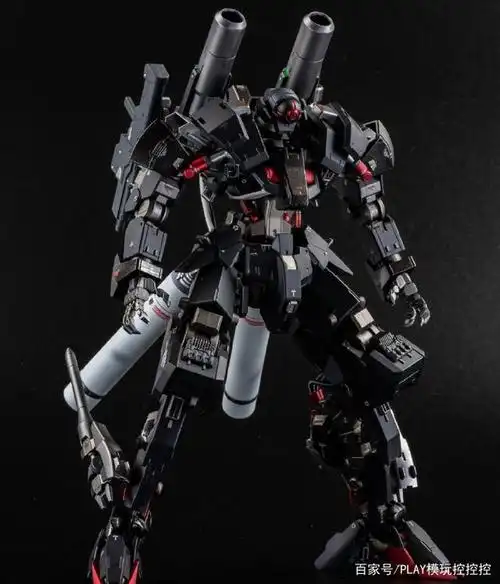 这款1:100比例的格雷兹改我们可以从它的身上看到很多机体的零件,大家