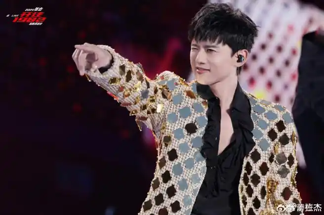 张杰超话#张杰演唱会#新发型超可爱,儿童杰快乐,我的男神宝宝