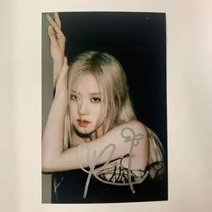 blackpink朴彩英rose签名照非印刷