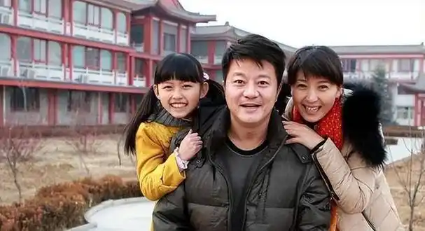 国家一级演员闫学晶:曾亲手拔掉父亲氧气管,今与二婚老公很幸福