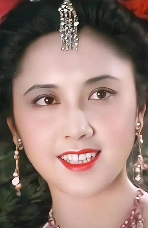 朱琳壁纸,朱琳就是最美的女儿国国王