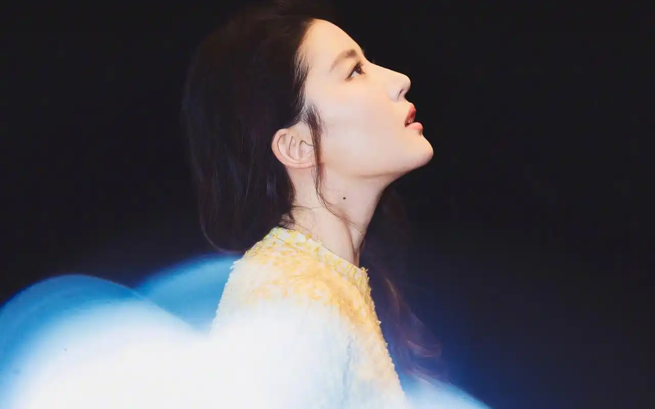 刘亦菲明艳动人清新写真高清壁纸高清大图预览1920x1200_大陆明星下载