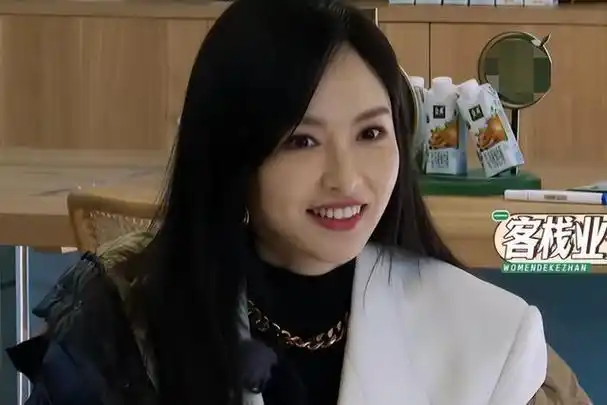 只因回家生了孩子,彻底沦为"资本弃儿",唐嫣为何沦落至此?