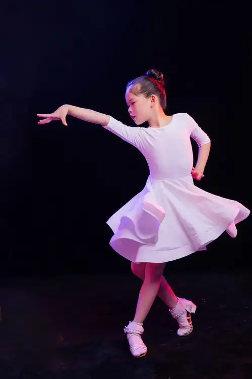 摄影师--阿超的儿童摄影作品《拉丁舞拍摄》