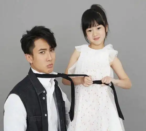 neinei之后返回家乡文莱,度过了宁静愉悦的岁月,直至近年频繁陪伴父亲