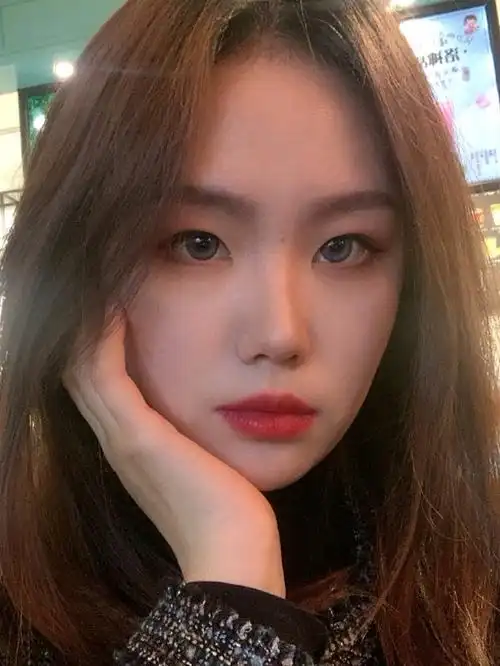 一自拍,就发朋友圈,现在成为了一种习惯,很喜欢涂闪_圈子-新氧美容