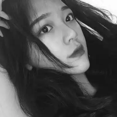 伤感高冷真人黑白女生头像 个性简约的孤独微信女头最新_女生头像_美