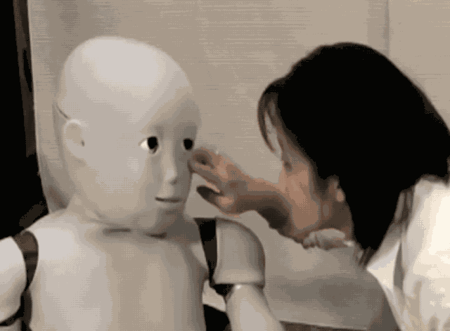 为了研究幼儿成长而造的幼儿机器人cb2,怎么看怎么像个三鹿喝高了的