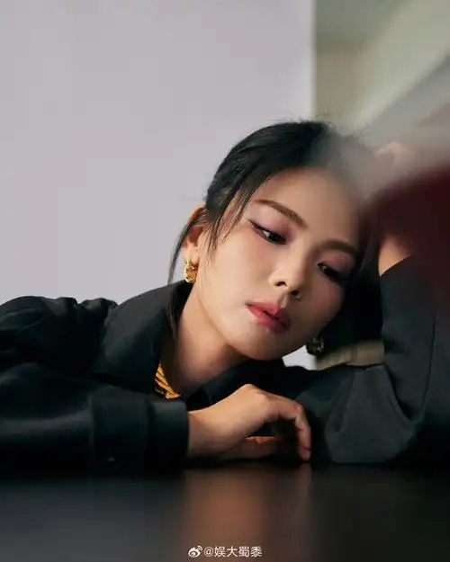 刘涛看秀前还在吃蛋糕#刘涛也太可爱了吧!