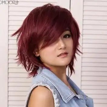 女生酒红色头发短发图片