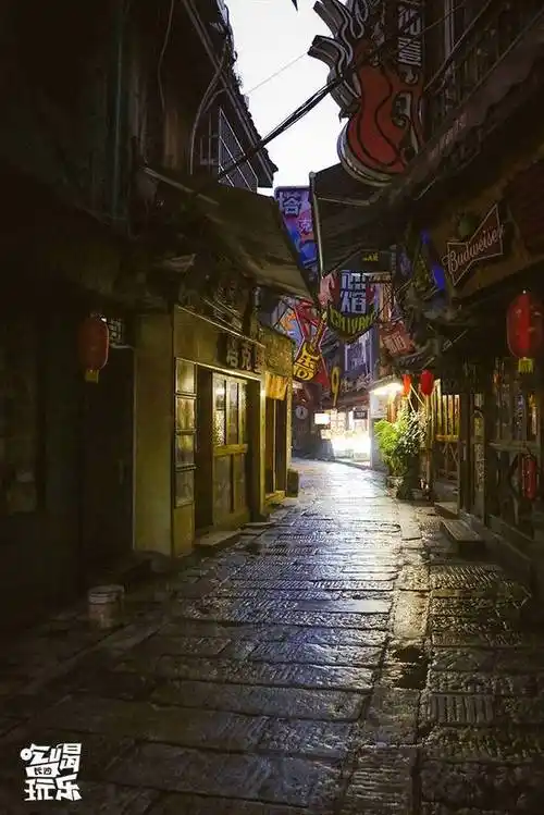 长沙最具历史韵味的化龙池,一到晚上,竟然还有另一幅面孔!_手机搜狐网