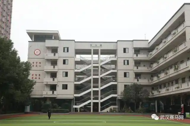 走进校园梦想有多大我们就能走多远武汉市育才第二小学