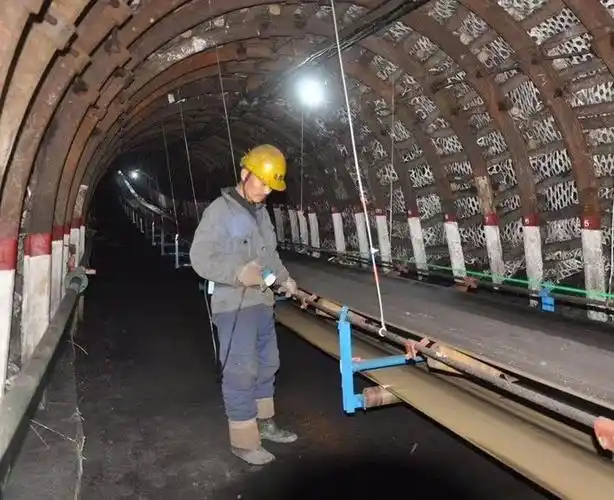 请点击播放视频作者:河北海珉工矿集团有限公司u型钢支架在煤矿上