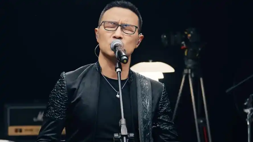 汪峰新歌上线歌词引发争议疑正式告别章子怡我不再等你找你