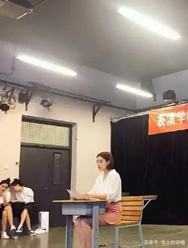 大鹏显示孟子义是北电的花朵,我以为这是个玩笑,看到她的毕业照