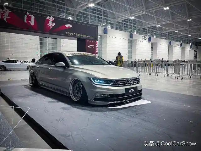 迈腾轮毂改装效果图(大众迈腾改多少寸轮毂最好)