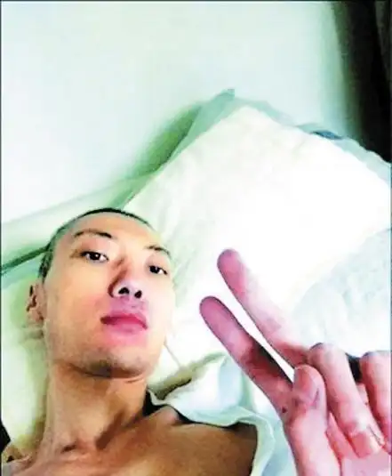 《越淘越开心》的美女主持人李斯羽(微博)掌掴身患癌症男友董楠的消息