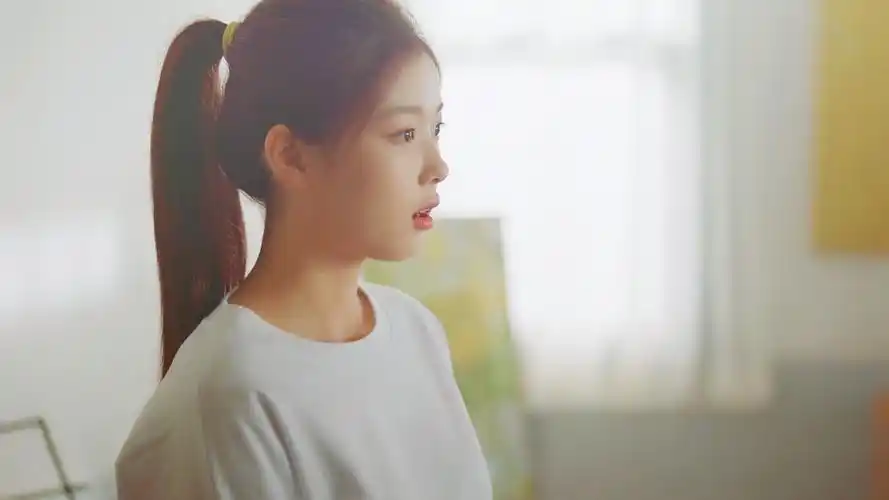 韩国美女明星金裕贞唯美图片桌面壁纸