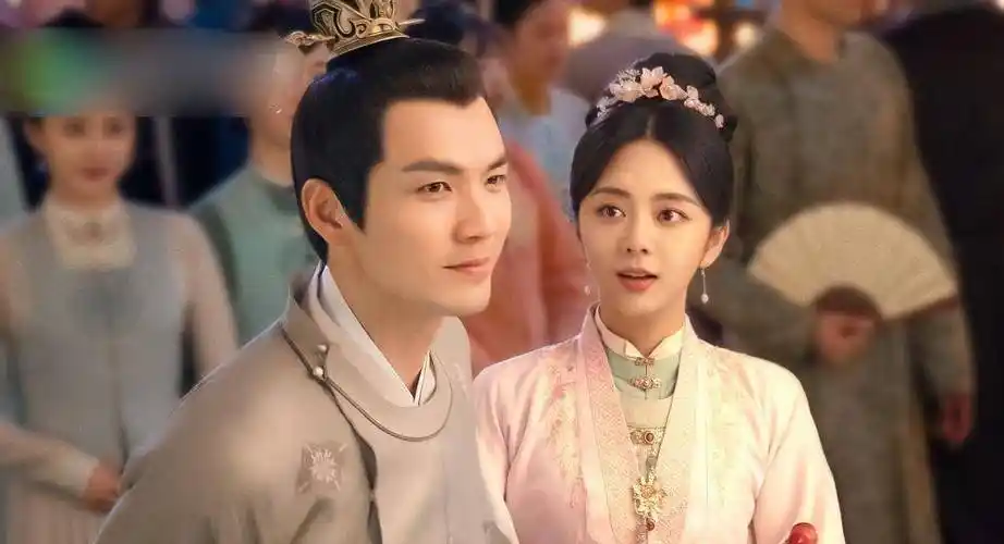 还未播,谭松韵又一新剧杀青,与高颜值男主同框配一脸_钟汉良_演技