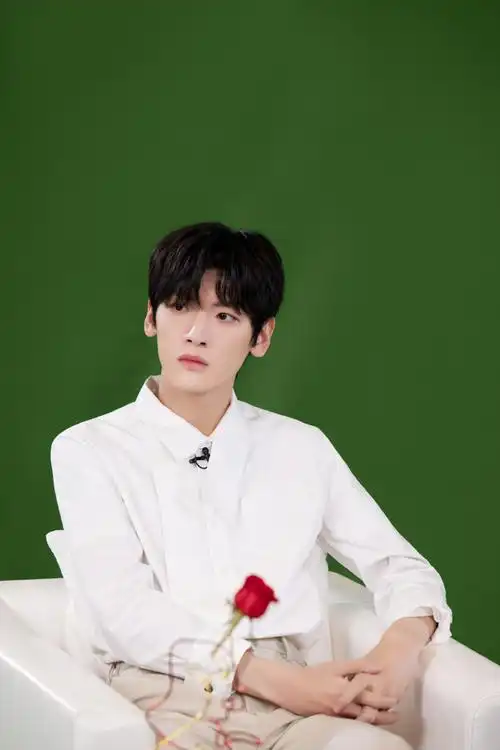 翟潇闻直播清唱新歌