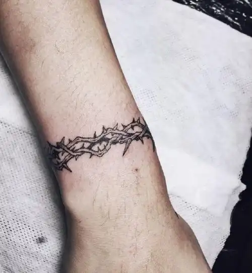 今天给基基手腕上做的一圈小荆棘