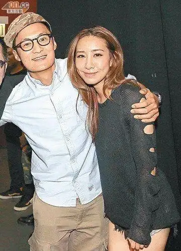 余文乐曾被相恋五年的黄伊汶爆料太花心妻子王棠云产后如少女