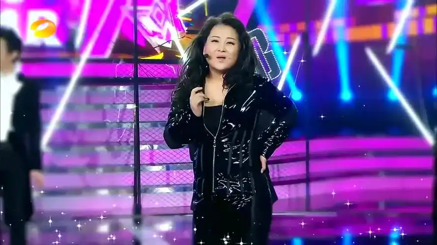 百变大咖秀:从未见过贾玲的这一面,相比综艺一姐,完胜了谢娜