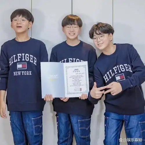 宋家三胞胎近照曝光即将在3月16日迎来他们12岁生日