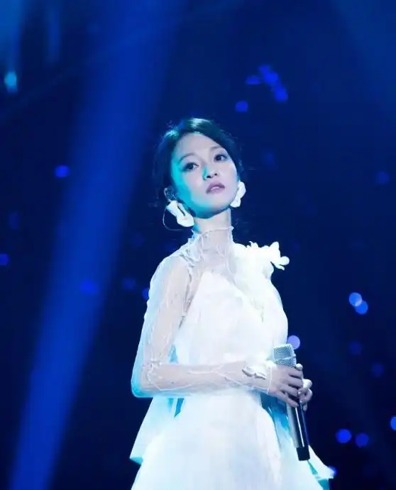 张韶涵最想删掉的照片,雪藏11年后复出,没想到被这样对待