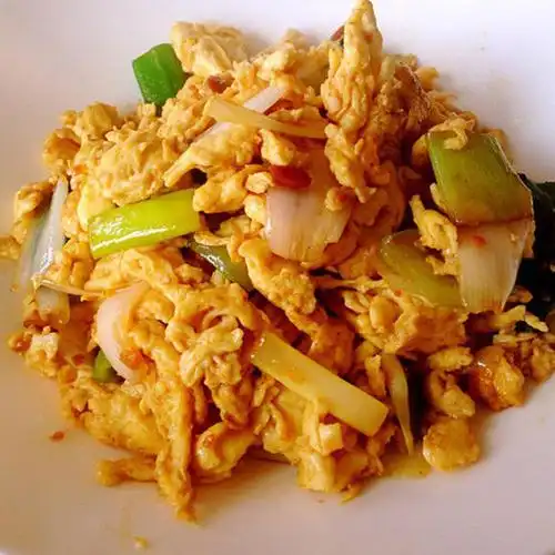 p>大酱炒鸡蛋 - 东北美食.