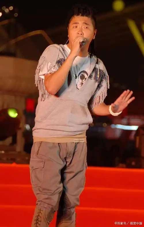 生完二胎即遭离买红妹崛起展新姿孙楠已难再触及她