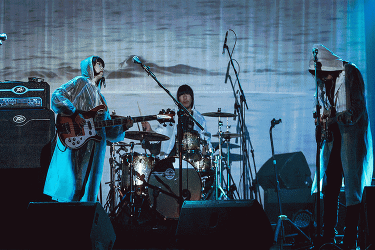 草莓全名单出炉丨崔健痛仰谢天笑统统要来