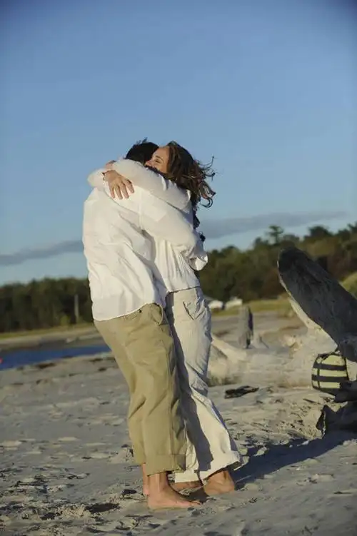 白天,海洋,水,美国,浪漫,摄影,缅因州,男人,女人,海滩,闭着眼睛,拥抱