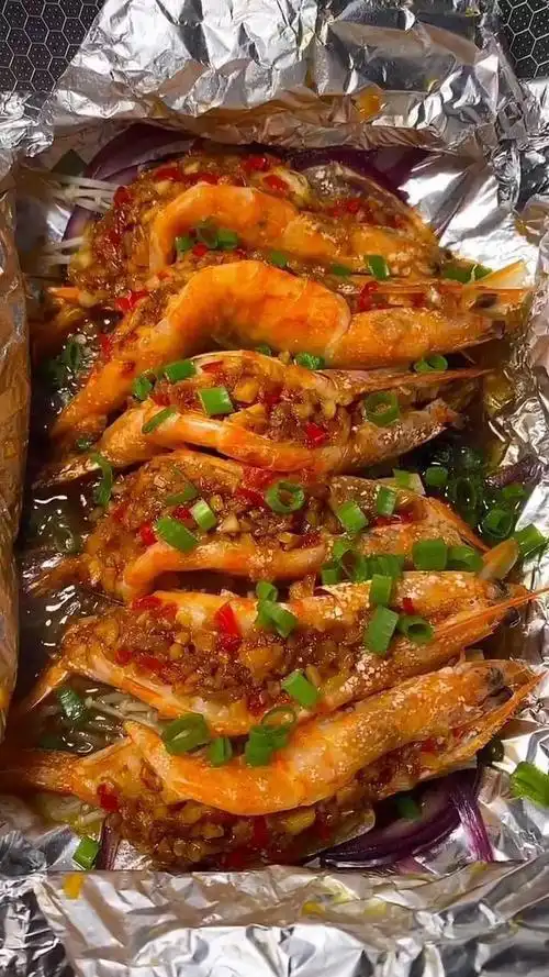 蒜蓉锡纸焗大虾