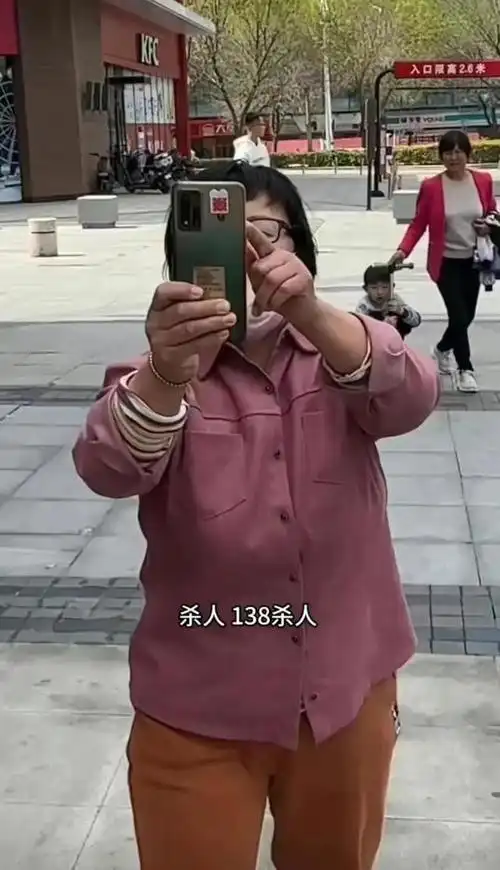 男孩138元剪发遭母逃单理发师泪诉委屈店家黑料全网曝光