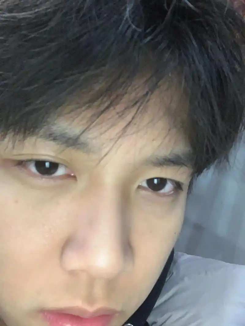 氛围感 #纯情男高 #旧照新发 二十岁可以许二十个愿望