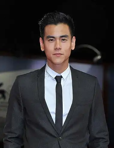 精英男士商务干练发型设计简单帅气成功男士分头发型设计