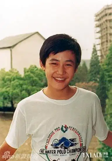 陆毅珍贵旧照曝光 阳光率真大男孩(组图)