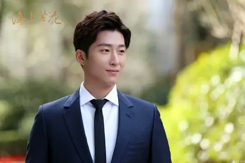 打开凤凰新闻,查看更多高清图片窦骁由匪我思存原著改编,花箐执导的